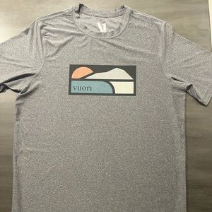 Vuori Medium t-shirt, excellent condition.